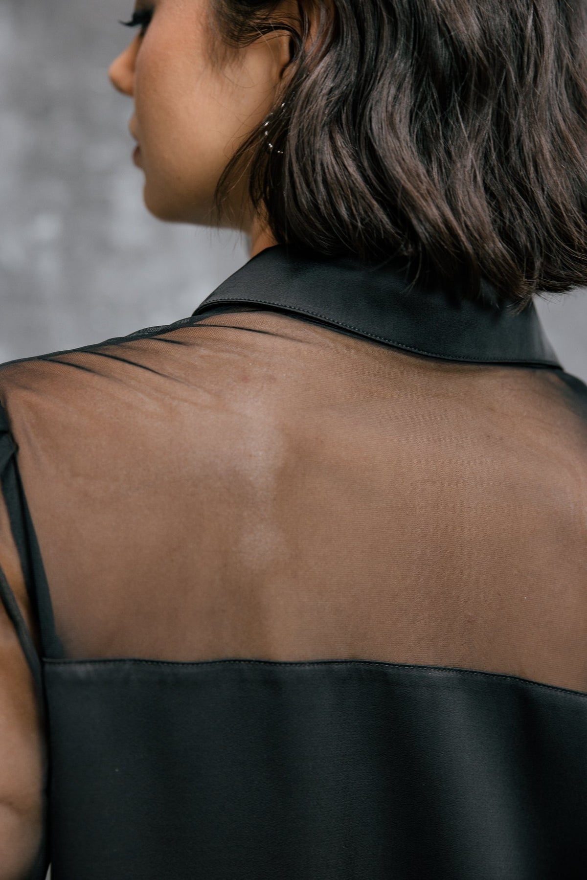 Blusa Cyrna Negra de Satén
