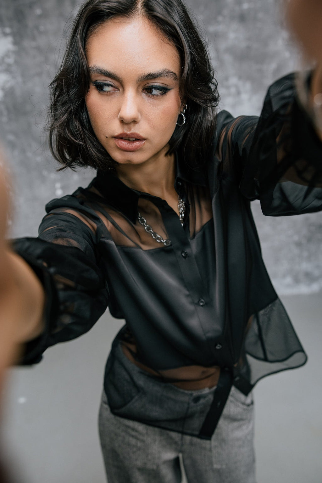 Blusa Cyrna Negra de Satén