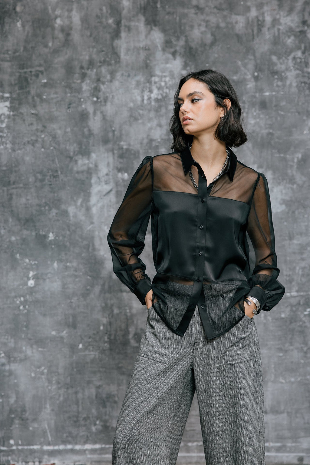 Blusa Cyrna Negra de Satén